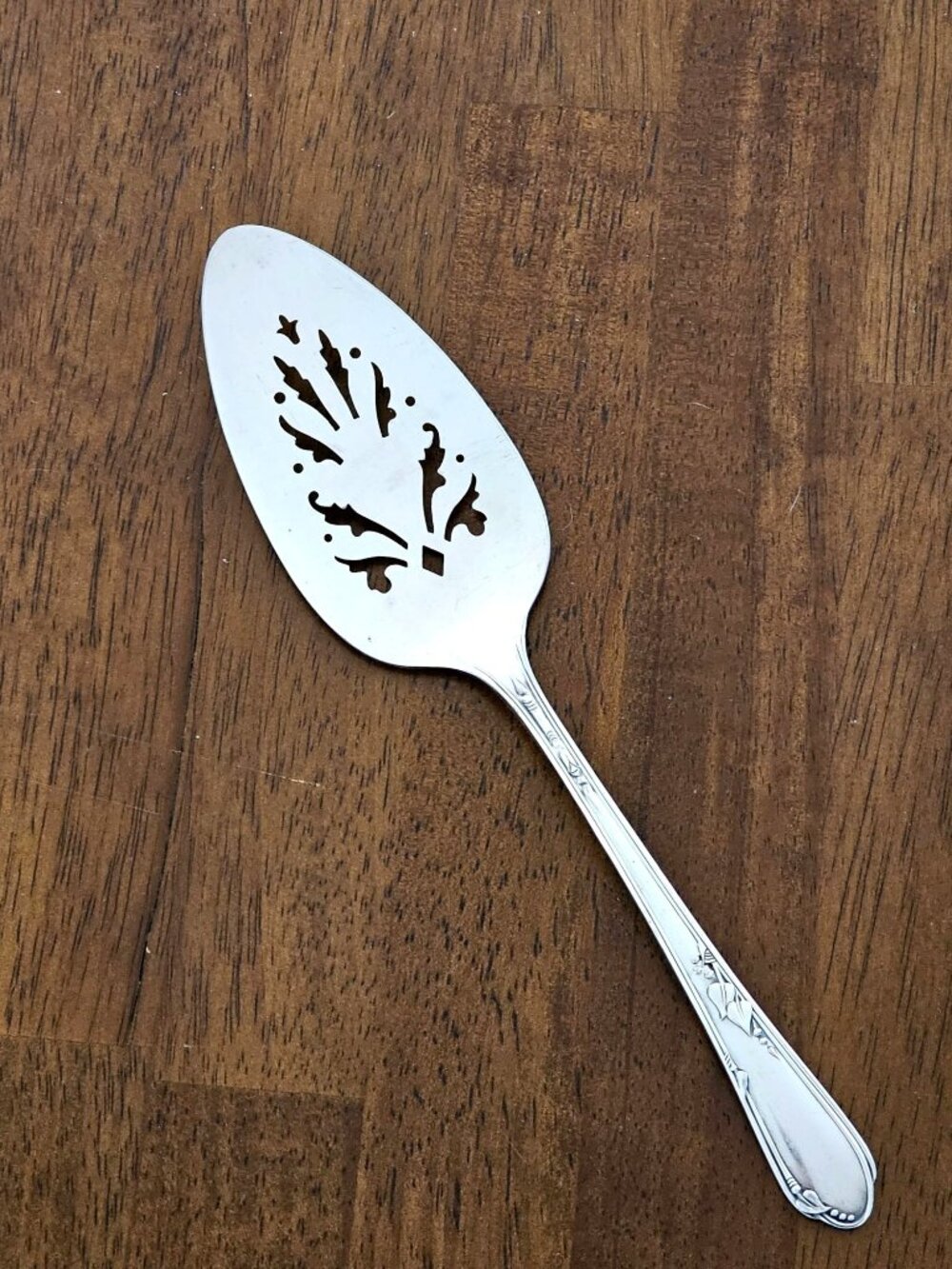 Rogers Meadowbrook Pie Server, Silverplate Cake Server 1936 Art Deco Flatware